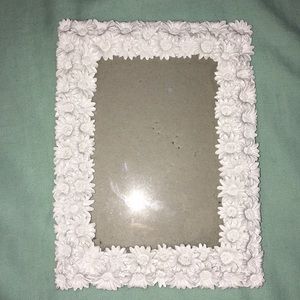 White floral picture frame